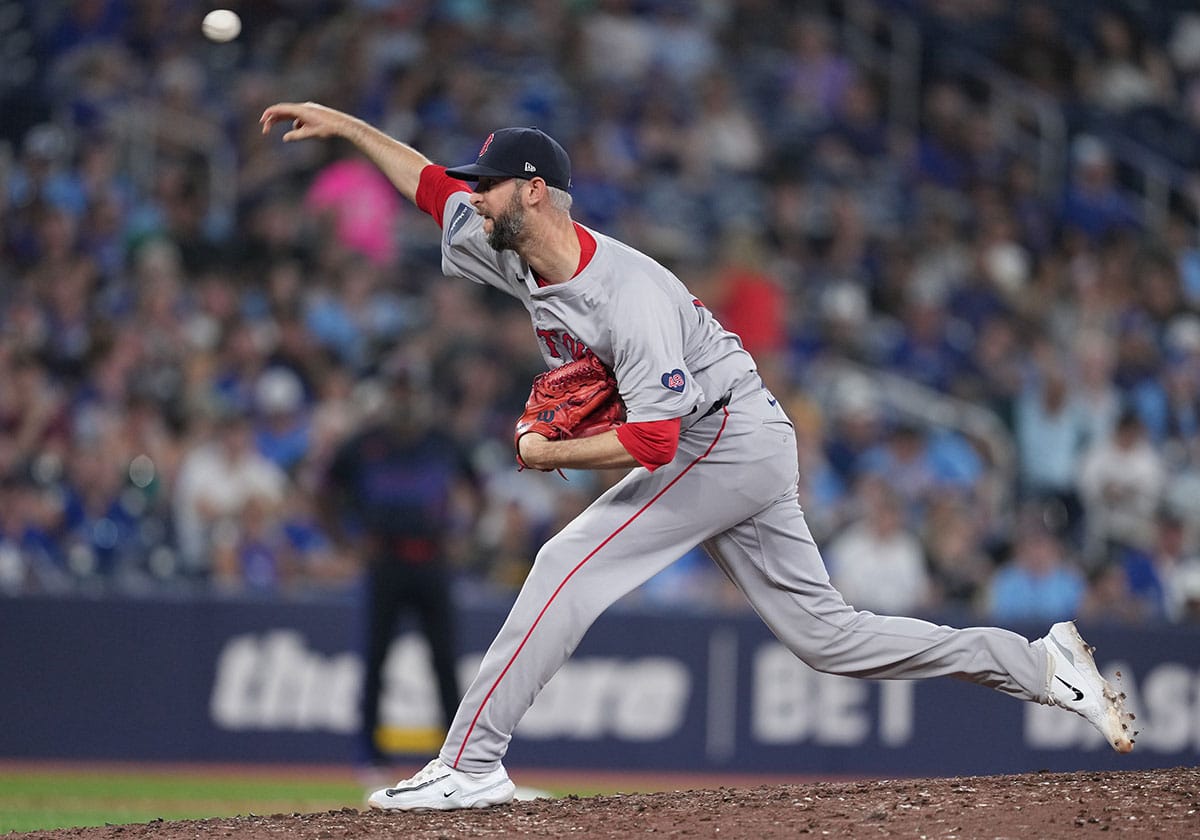 Boston Red Sox relief pitcher Chris Martin (55) throws a pitch against the Toronto Blue Jays during the ninth inning at Rogers Centre