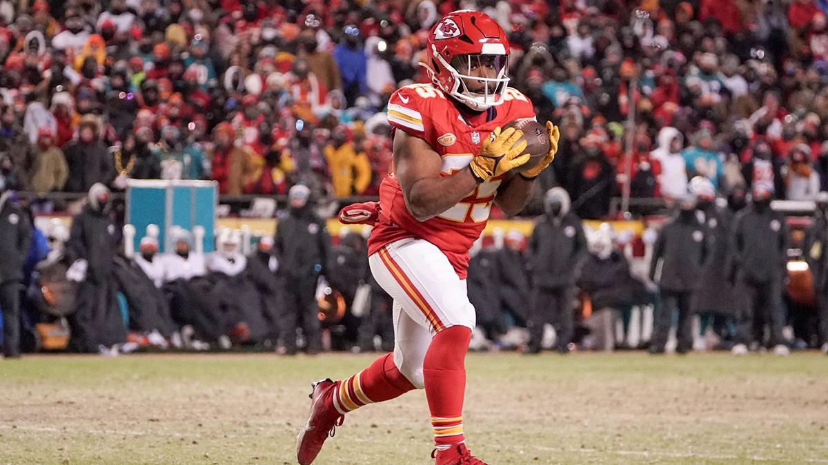 Kansas City Chiefs running back Clyde Edwards-Helaire (25) catches a pass against the Miami Dolphins in a 2024 AFC wild card game at GEHA Field at Arrowhead Stadium. 