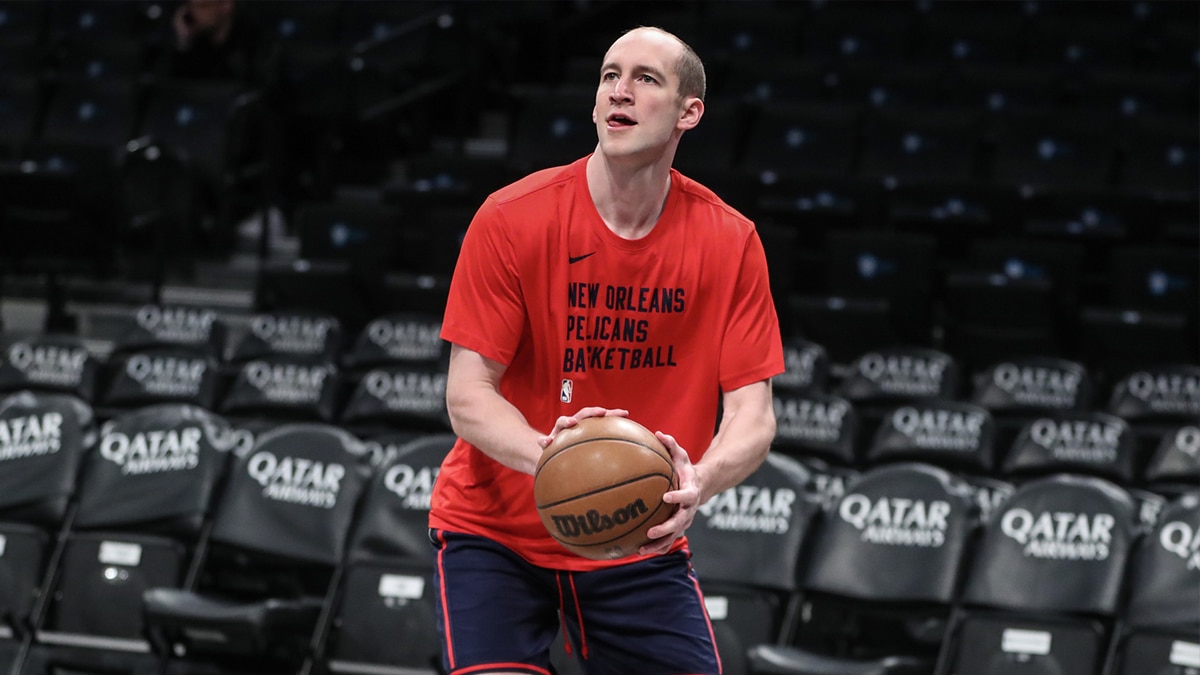 Mar 19, 2024; Brooklyn, New York, USA; New Orleans Pelicans center Cody Zeller (40) warms up prior to the game against the Brooklyn Nets at Barclays Center.