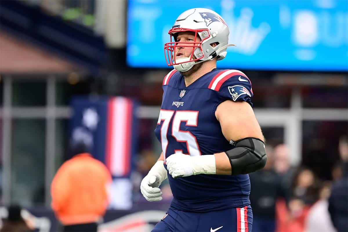 New England Patriots offensive tackle Conor McDermott (75) warms up before a game against the Kansas City Chiefs at Gillette Stadium.