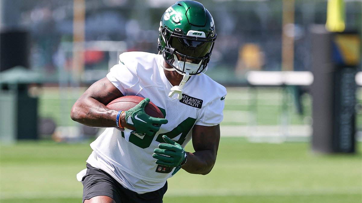 New York Jets wide receiver Corey Davis (84) participates in drills during the New York Jets Training Camp at Atlantic Health Jets Training Center. 