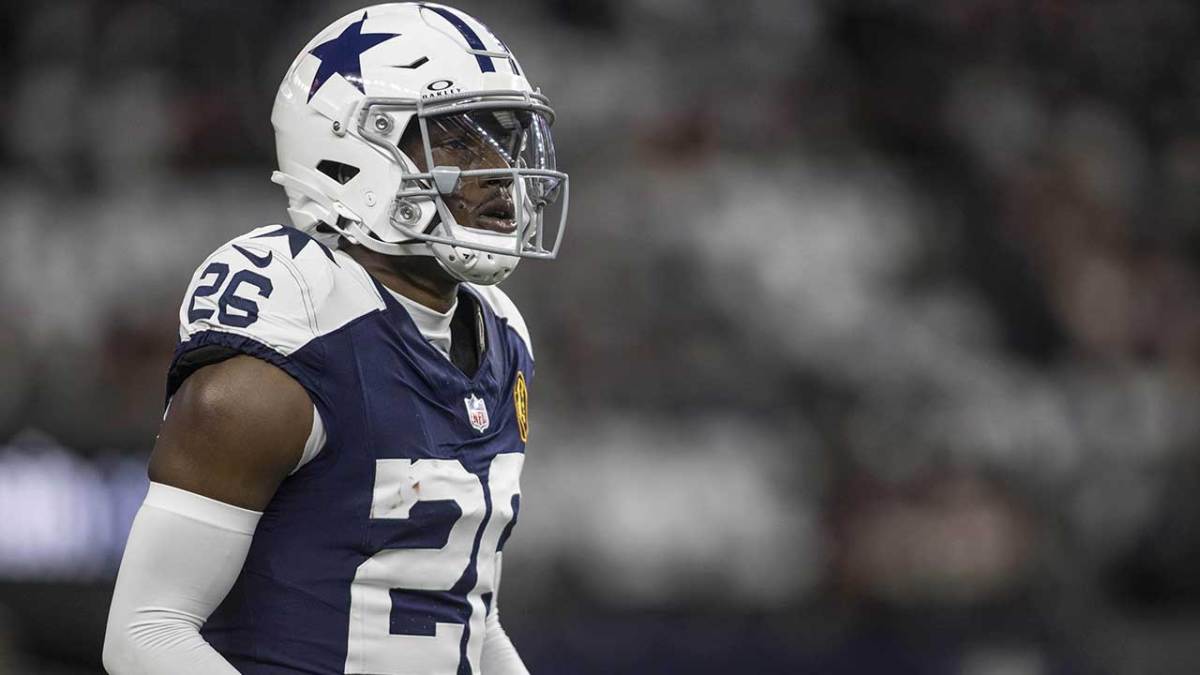 Dallas Cowboys cornerback DaRon Bland (26) on the field before the game against the Washington Commanders at AT&T Stadium.