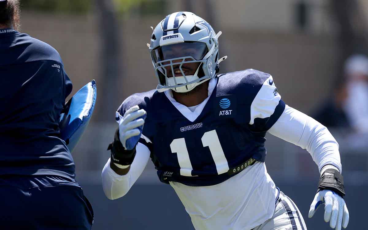 Jul 31, 2024; Oxnard, CA, USA; Dallas Cowboys linebacker Micah Parsons (11) runs a drill during training camp at the River Ridge Playing Fields in Oxnard, California. Mandatory Credit: Jason Parkhurst-USA TODAY Sports