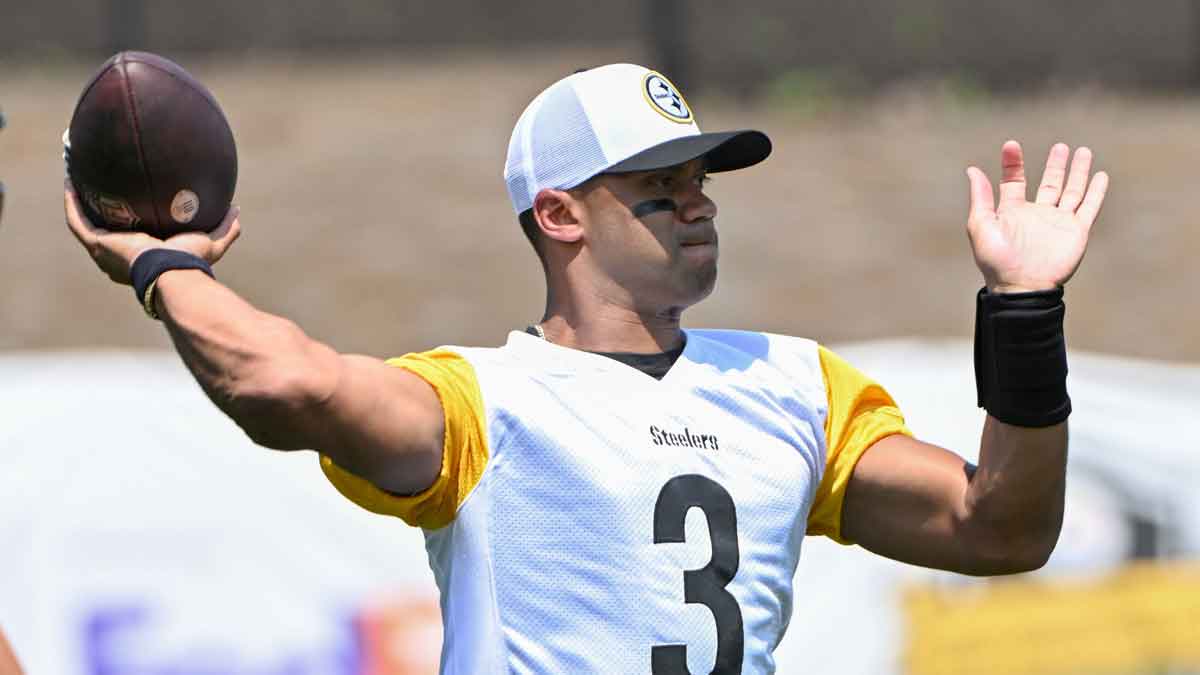 Pittsburgh Steelers quarterback Russell Wilson (3) participates in drills during training camp at Saint Vincent College.