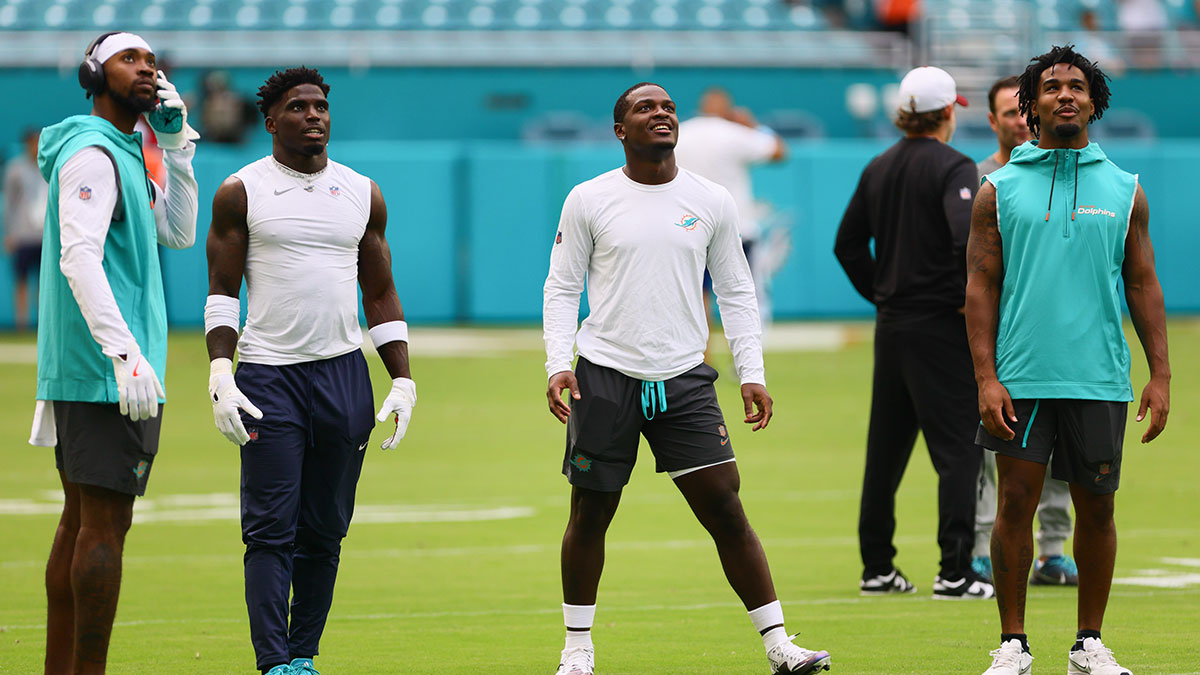 Dolphins receiver room Tyreek Hill Jaylen Waddle
