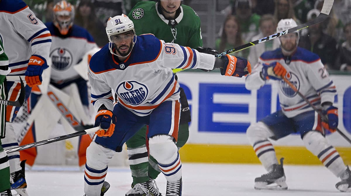 Dallas Stars left wing Jason Robertson (21) and Edmonton Oilers left wing Evander Kane (91) in action during the game between the Dallas Stars and the Edmonton Oilers in game two of the Western Conference Final of the 2024 Stanley Cup Playoffs at American Airlines Center. 