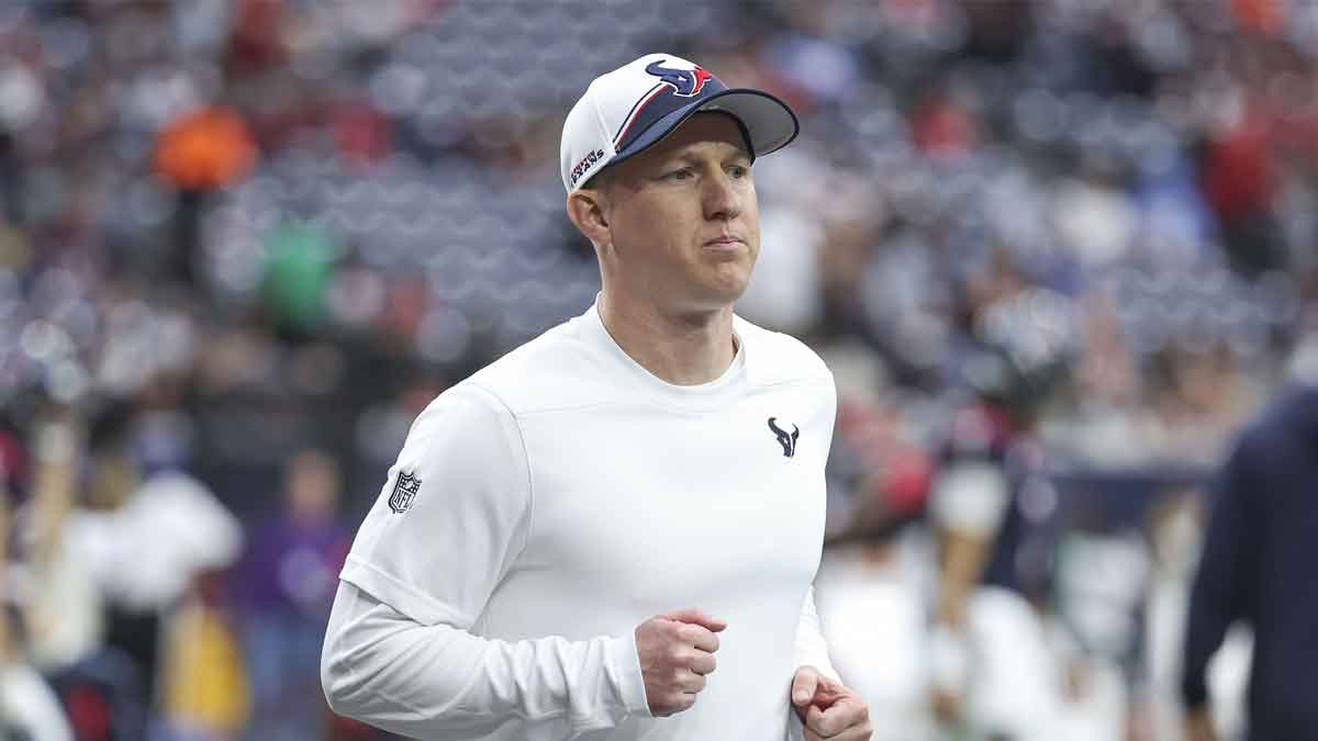 Jan 13, 2024; Houston, Texas, USA; Houston Texans offensive coordinator Bobby Slowik before a 2024 AFC wild card game against the Cleveland Browns at NRG Stadium. Mandatory Credit: Troy Taormina-USA TODAY Sports