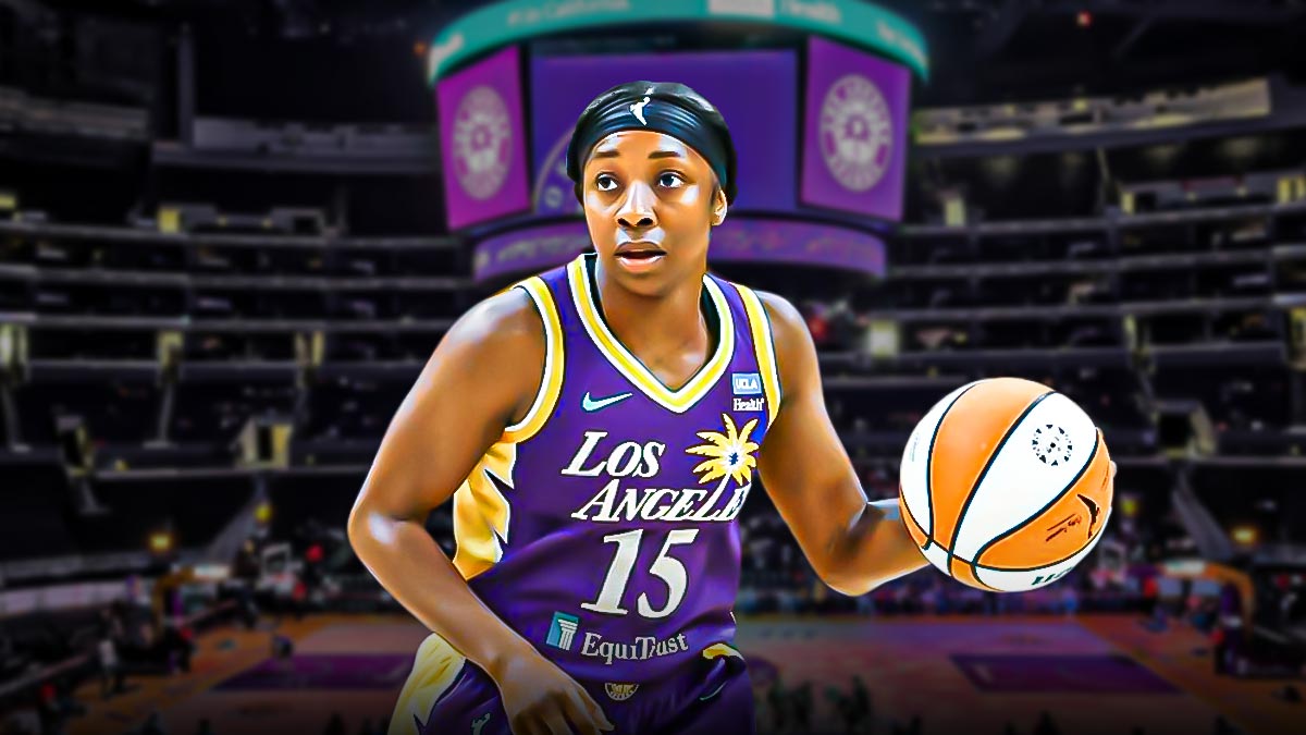 LA Sparks player Aari McDonald with the LA Sparks arena in the background, injury Dream WNBA free agency