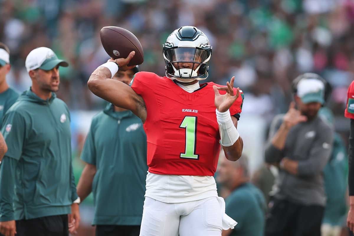 Philadelphia Eagles quarterback Jalen Hurts (1) passes the ball during a training camp practice at Lincoln Financial Field.