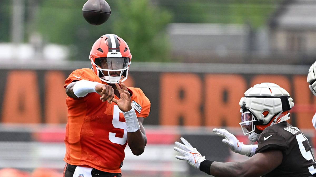 Cleveland Browns quarterback Jameis Winston (5) passes the ball at the Browns training facility in Berea, Ohio. 