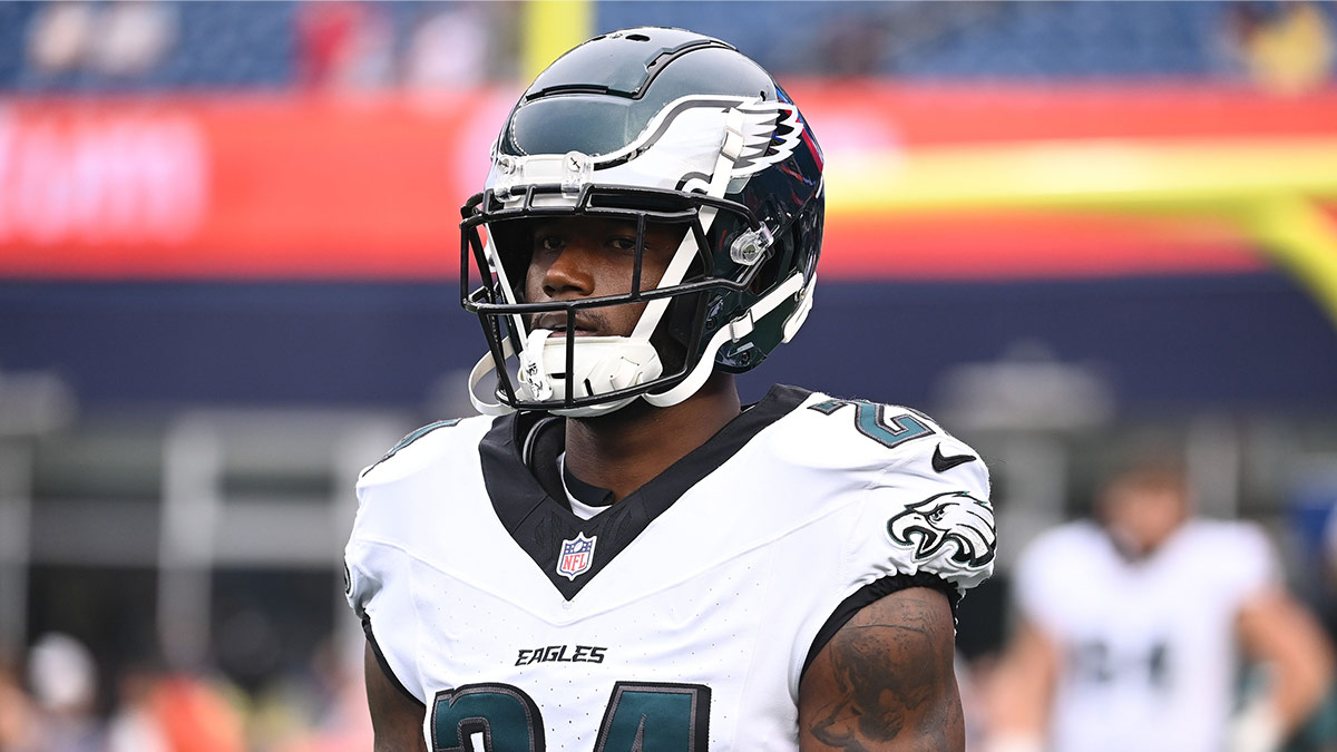 Philadelphia Eagles cornerback James Bradberry IV (24) warms up before a game against the New England Patriots at Gillette Stadium. 