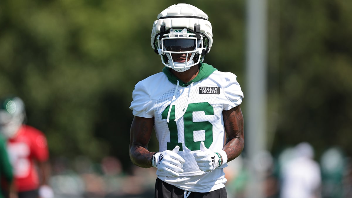 New York Jets wide receiver Jason Brownlee (16) participates in drills during training camp at Atlantic Health Jets Training Center.