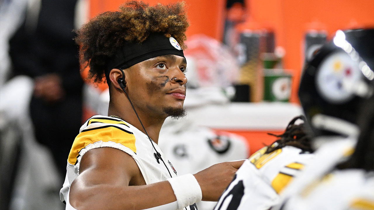 Pittsburgh Steelers quarterback Justin Fields (2) looks at the scoreboard while sitting on the bench during the Steelers pre-season game against the Detroit Lions in the third quarter at Ford Field.