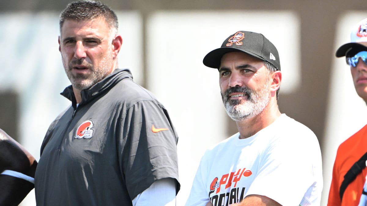 Cleveland Browns advisor Mike Vrabel and head coach Kevin Stefanski during practice at the Browns training facility in Berea, Ohio.