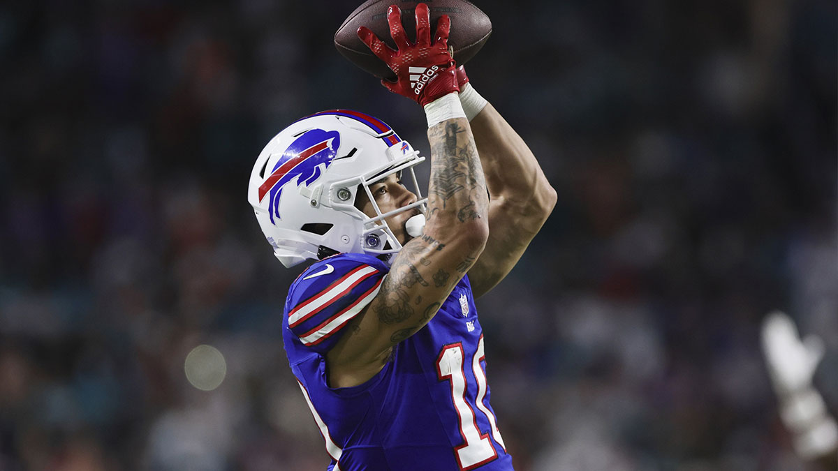 Buffalo Bills wide receiver Khalil Shakir (10) catches the football against the Miami Dolphins during the fourth quarter at Hard Rock Stadium.