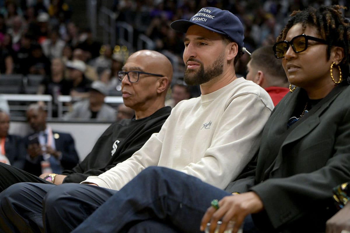 Former NBA player Mychal Thompson and his son Klay Thompson attend the game between the Los Angeles Sparks and the Indiana Fever at Crypto.com Arena. Jayne Kamin-Oncea-USA TODAY Sports
