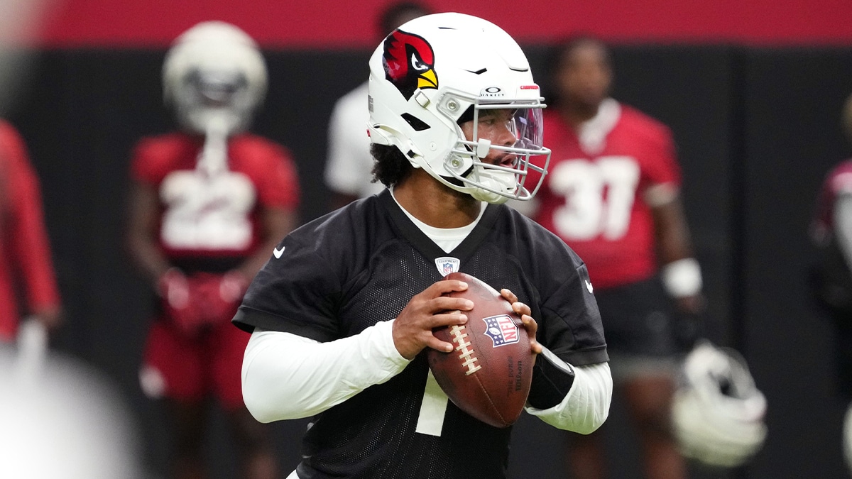 Arizona Cardinals quarterback Kyler Murray (1) looks to throw the ball during training camp at State Farm Stadium in Glendale