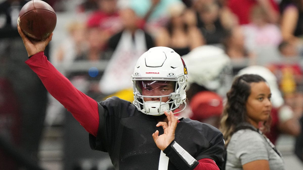 Arizona Cardinals quarterback Kyler Murray (1) throws the ball during training camp at State Farm Stadium in Glendale, Ariz.,