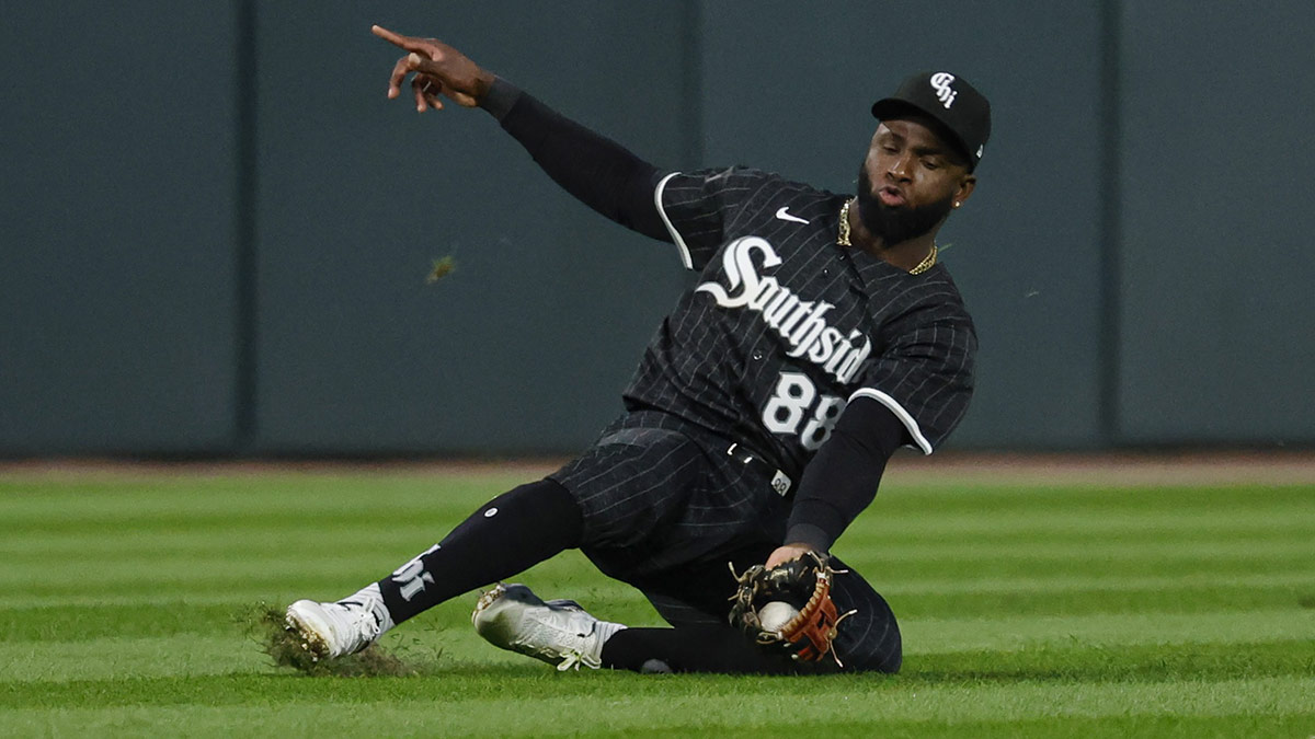 Chicago White Sox outfielder Luis Robert Jr. (88) catches a fly ball hit by Chicago Cubs outfielder Pete Crow-Armstrong during the sixth inning at Guaranteed Rate Field.