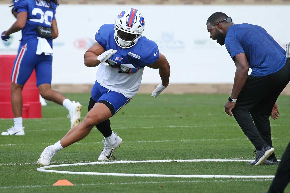 Bills linebacker Matt Milano races around a giant circle during individual drills.