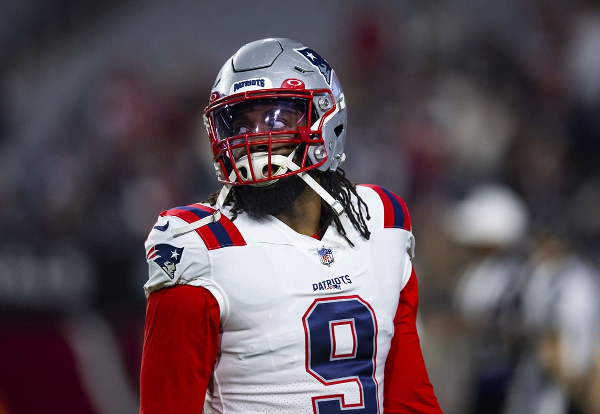 New England Patriots linebacker Matthew Judon (9) against the Arizona Cardinals at State Farm Stadium. 