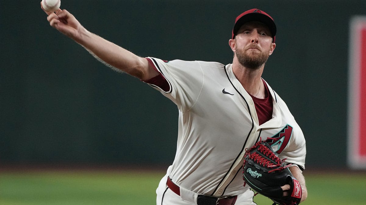 Arizona Diamondbacks pitcher Merrill Kelly (29) throws against the Philadelphia Phillies in the first inning at Chase Field. 