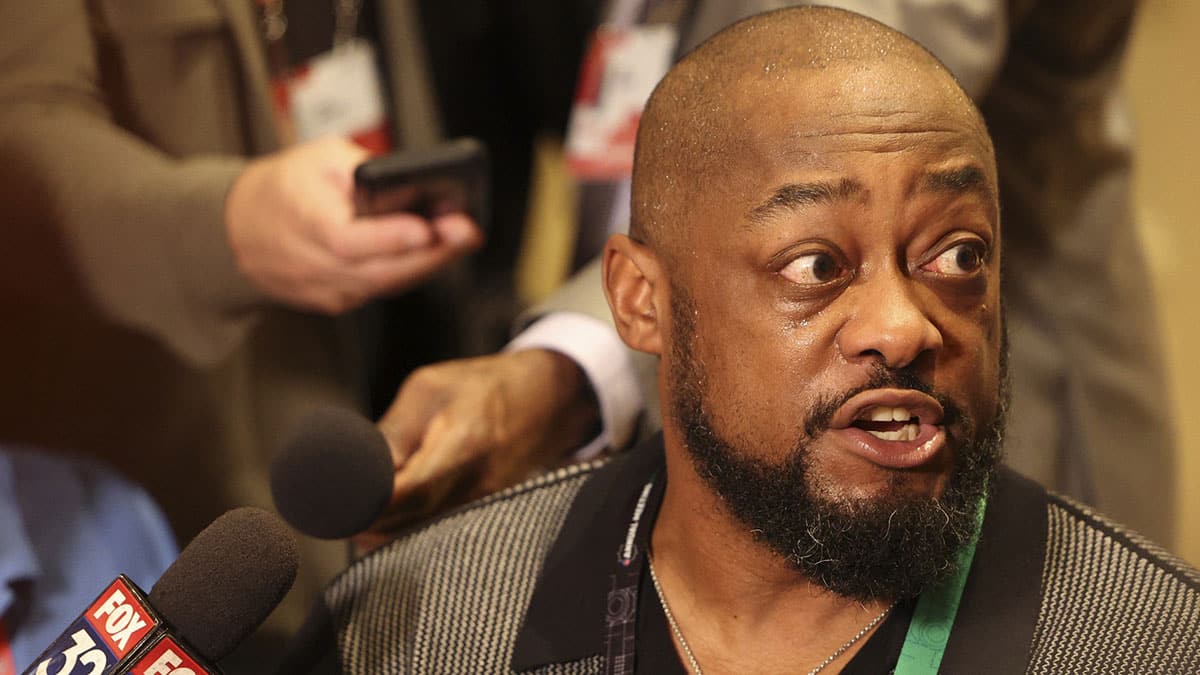 Pittsburgh Steelers head coach Mike Tomlin talks to media during the NFL annual league meetings at the JW Marriott. 