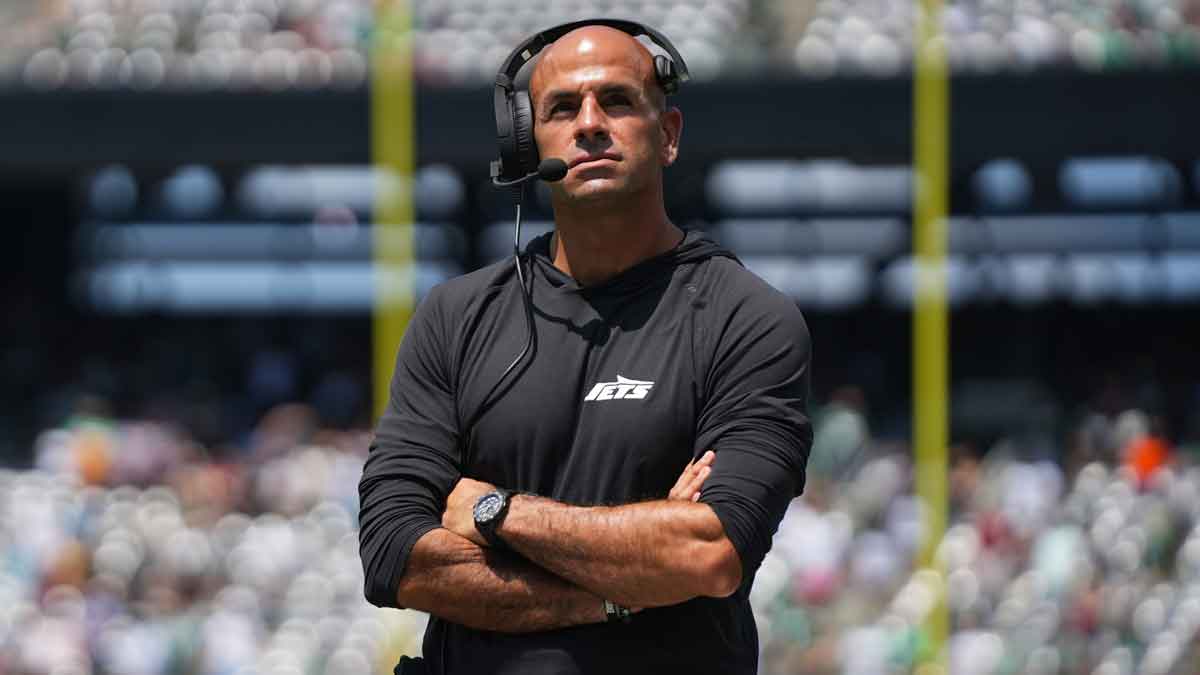 New York Jets heads coach Robert Saleh walks the sideline during the second quarter against the Washington Commanders at MetLife Stadium. 