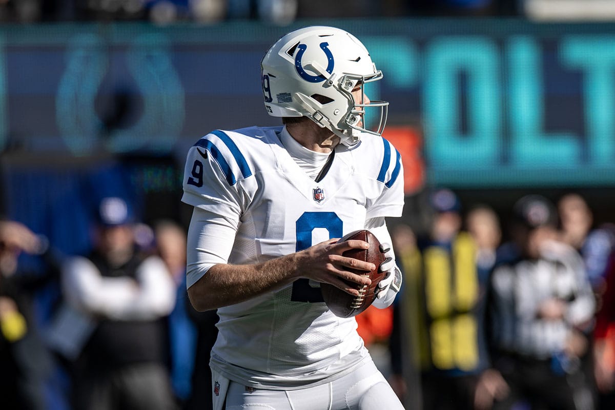 Indianapolis Colts quarterback Nick Foles (9) looks to pass the ball against the New York Giants during the first half at MetLife Stadium.