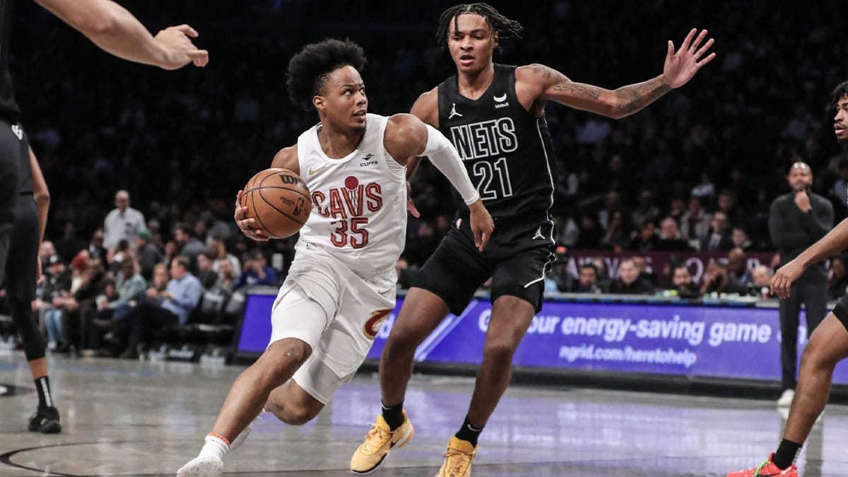 Cleveland Cavaliers forward Isaac Okoro (35) drives past Brooklyn Nets forward Noah Clowney (21) in the second quarter at Barclays Center.