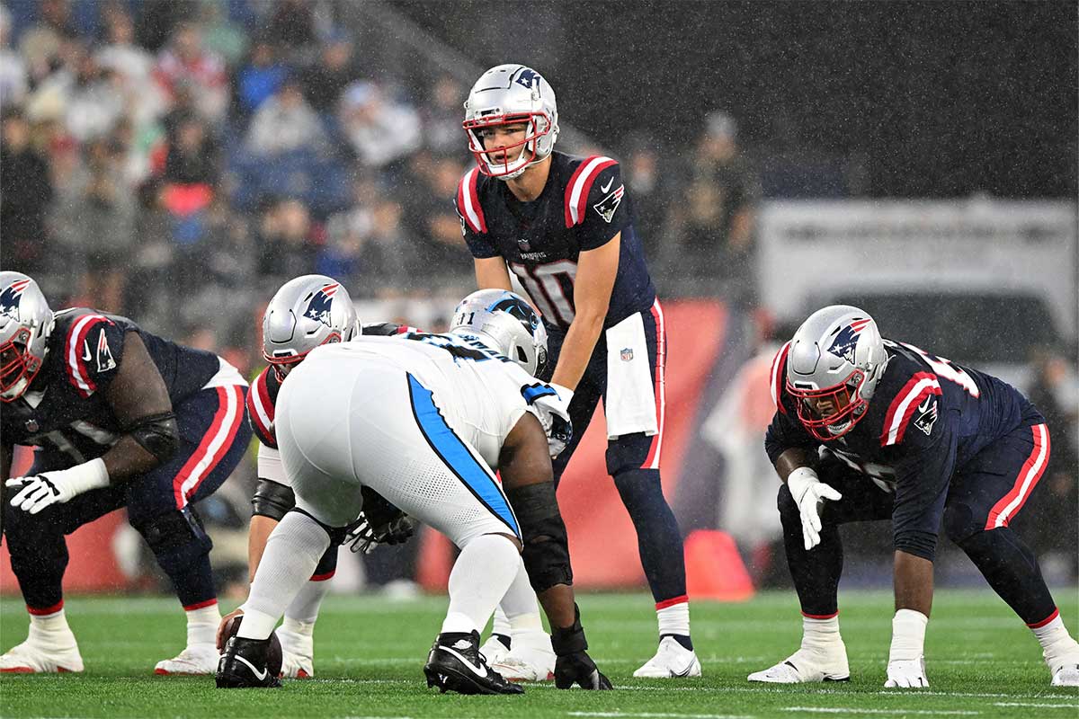 Patriots' Drake Maye under center against the Carolina Panthers in Week 1 of the 2024 NFL preseason.