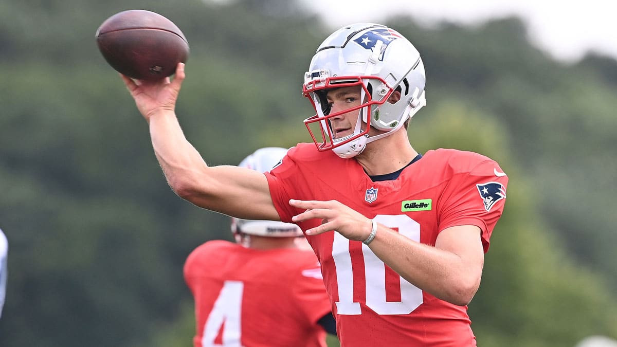 New England Patriots quarterback Drake Maye (10) throws a pass during training camp at Gillette Stadium. 