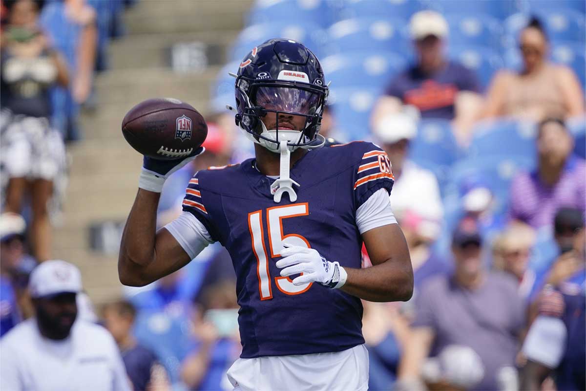 Chicago Bears wide receiver Rome Odunze (15) warms up prior to the game against the Chicago Bears at Highmark Stadium.