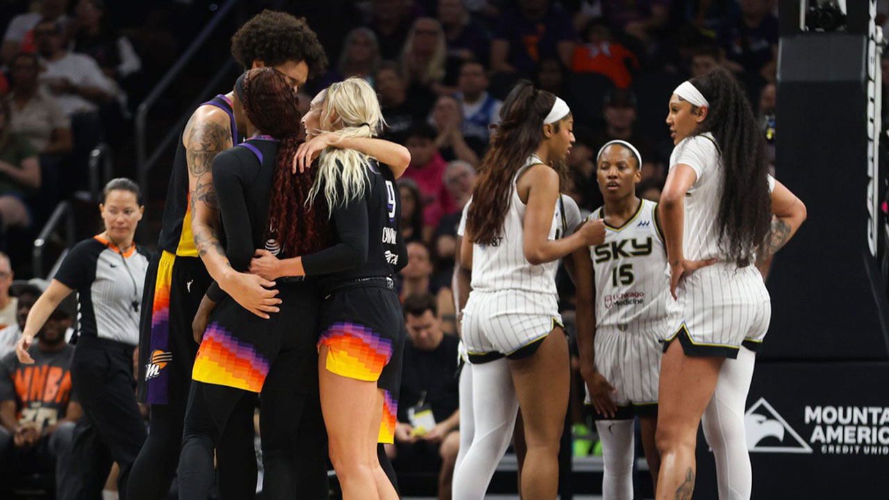 The Phoenix Mercury and Chicago Sky huddle up on Aug. 18, 2024 at Footprint Center in Phoenix.