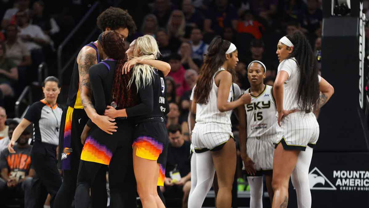 The Phoenix Mercury and Chicago Sky huddle up on Aug. 18, 2024 at Footprint Center in Phoenix.