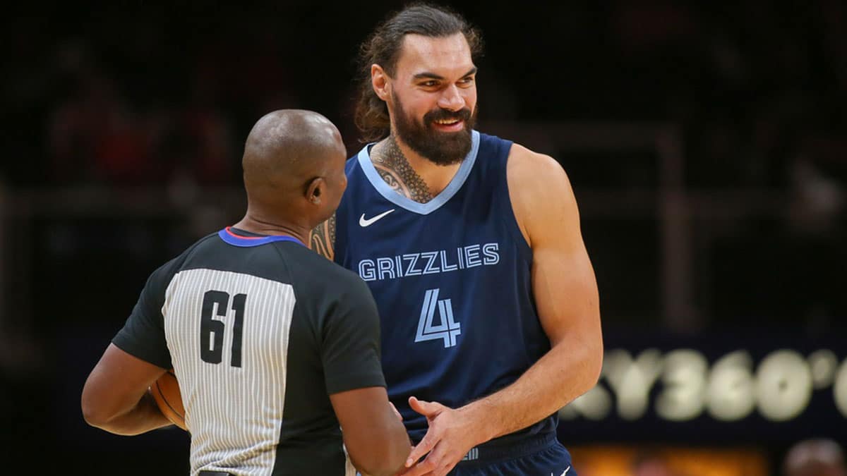 Steven Adams (4) talks to referee