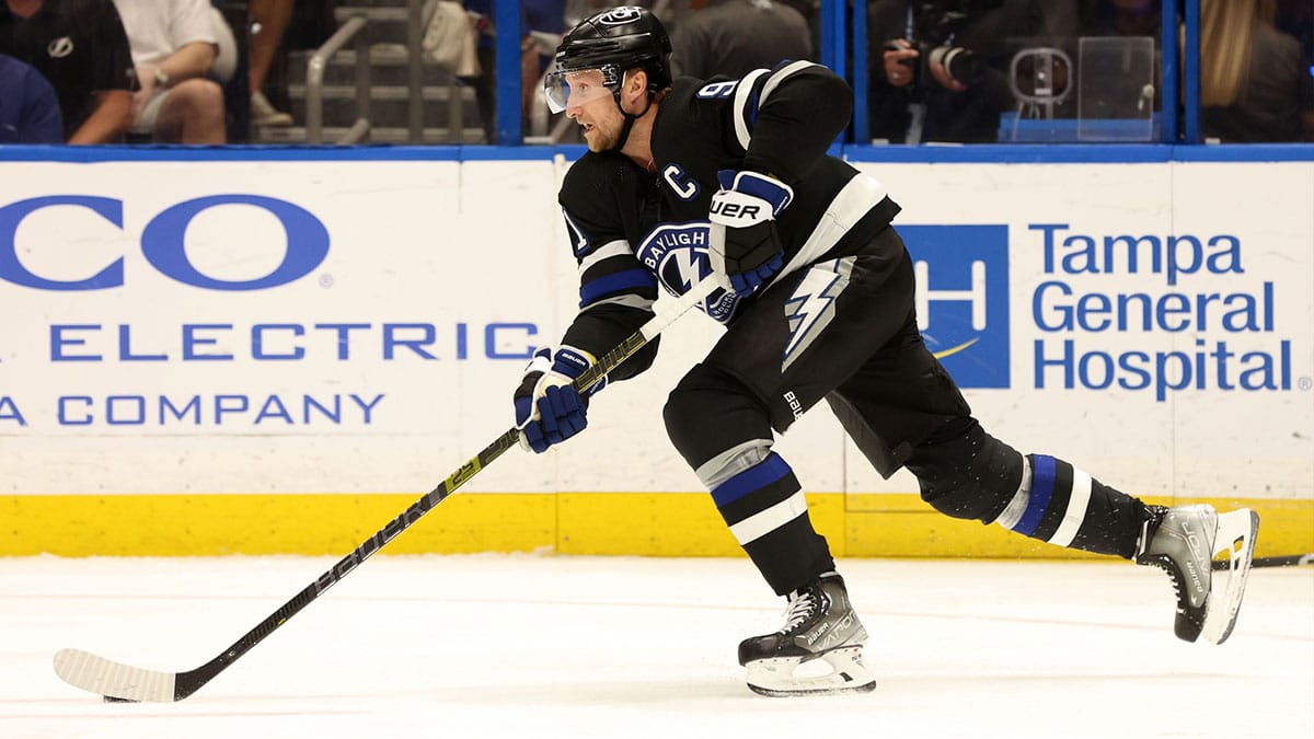 ampa Bay Lightning center Steven Stamkos (91) skates with the puck against the Toronto Maple Leafs during the second period at Amalie Arena. 