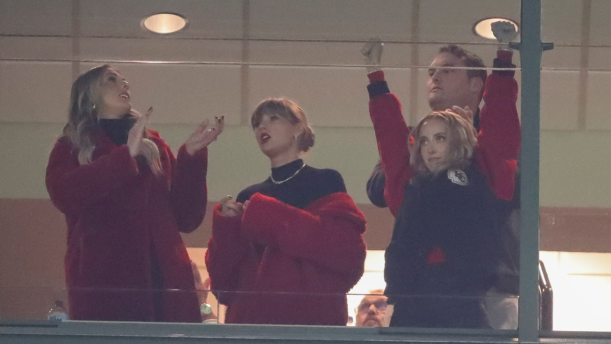 Taylor Swift and Brittany Mahomes at the Kansas City Chiefs' game against the Green Bay Packers.