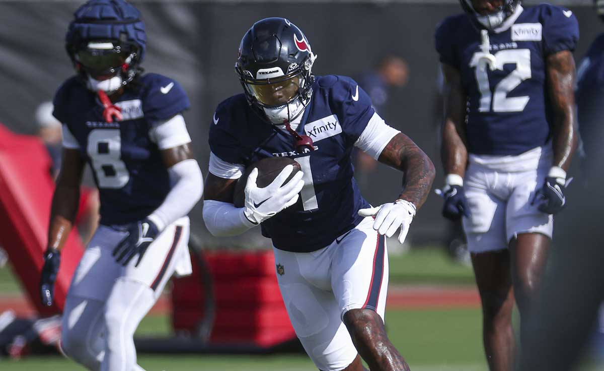 Texans receiver room doing drills, Stefon Diggs