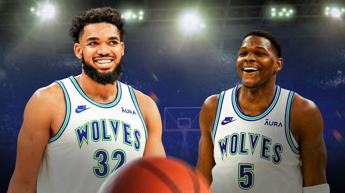 Karl-Anthony Towns cheering for Anthony Edwards