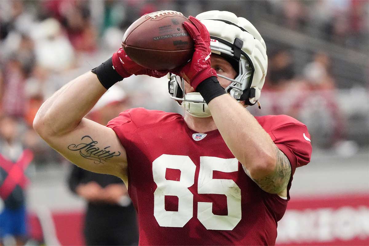 Arizona Cardinals tight end Trey McBride (85) catches a pass during training camp at State Farm Stadium in Glendale, Ariz.