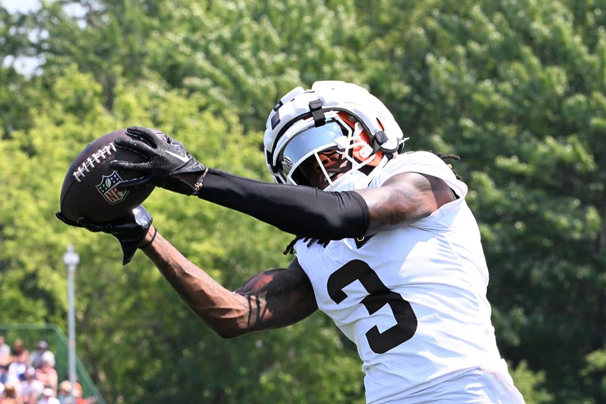 Cleveland Browns wide receiver Jerry Jeudy (3) makes a catch during practice at the Browns training facility in Berea, Ohio.