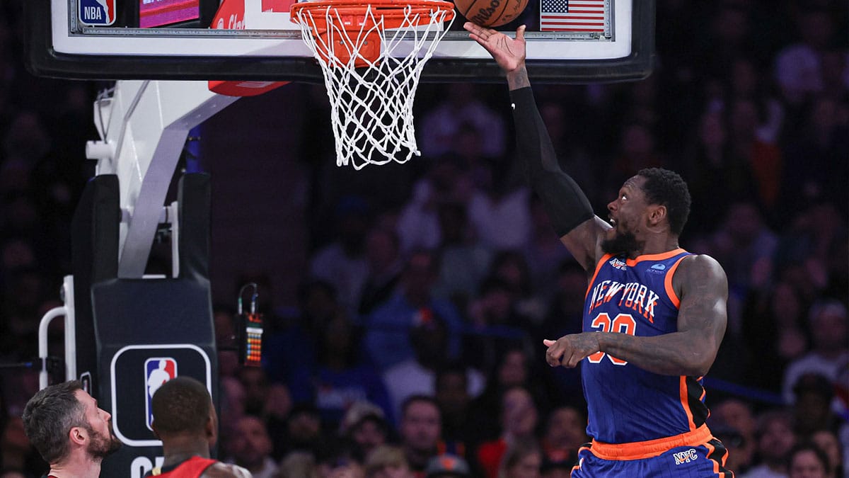 New York Knicks forward Julius Randle (30) lays the ball up during the first half against the Miami Heat cat Madison Square Garden.