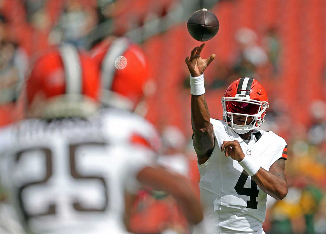 Cleveland Browns quarterback Deshaun Watson (4) participates in drills before an NFL preseason football game at Cleveland Browns Stadium, Saturday, Aug. 10, 2024, in Cleveland, Ohio.