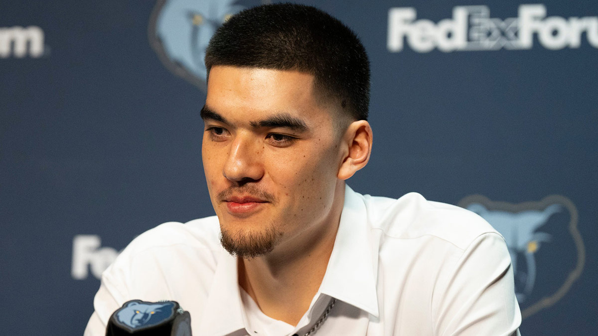 Zach Edey, a first-round draft pick for the Grizzlies, answers a question during a press conference to introduce the team’s 2024 NBA Draft picks at FedExForum on Friday, June 28, 2024.