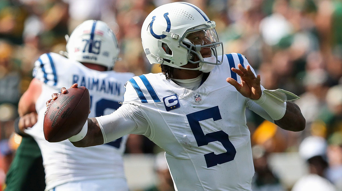 Indianapolis Colts quarterback Anthony Richardson (5) passes the ball against the Green Bay Packers on Sunday, September 15, 2024, at Lambeau Field in Green Bay, Wis. The Packers won the game, 16-10.