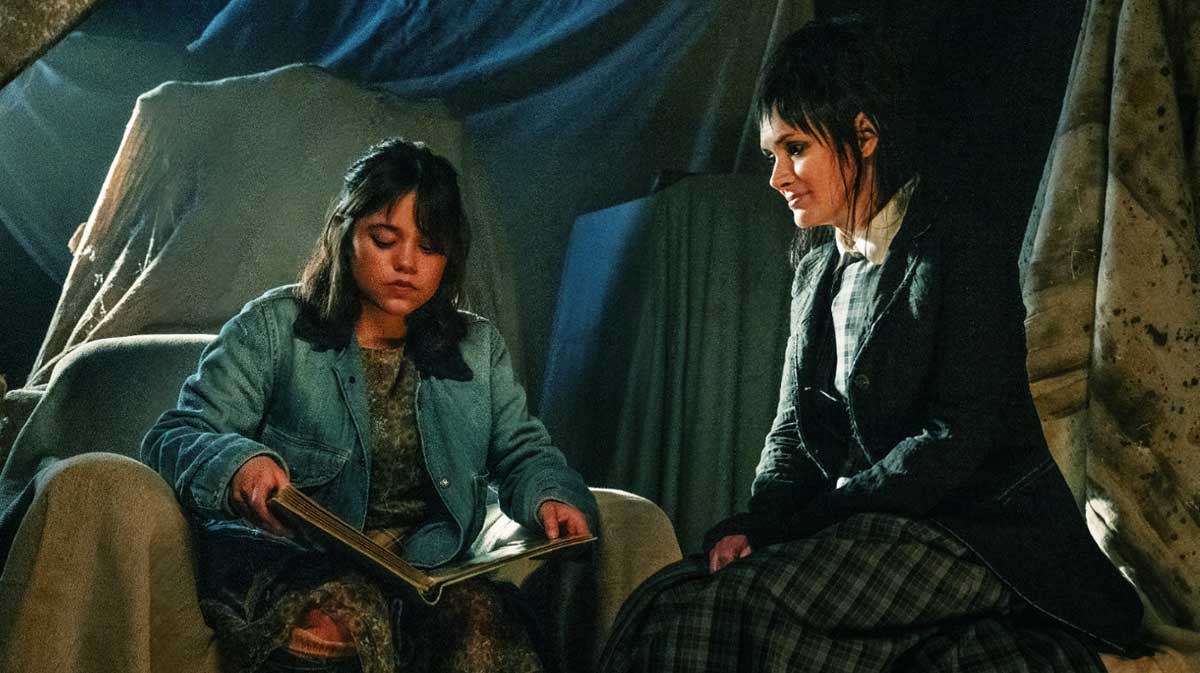 Jenna Ortega and Winona Ryder in Beetlejuice Beetlejuice.