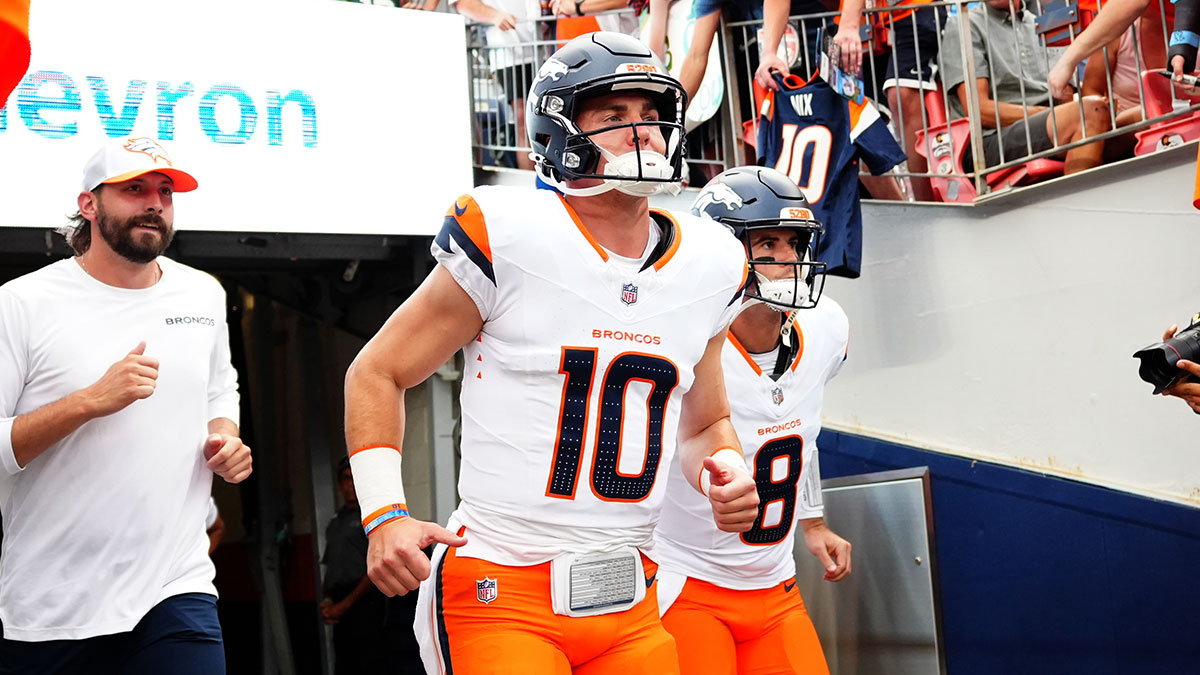 Bo Nix walking out of the tunnel for the Broncos
