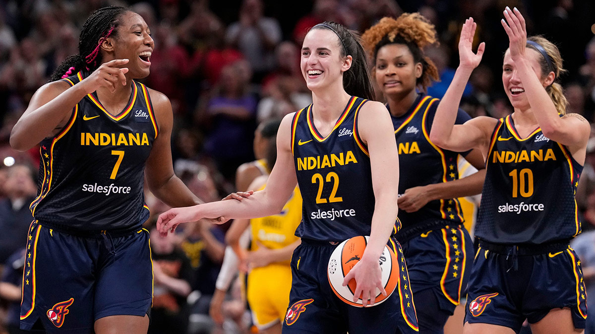 Caitlin Clark draws comparisons to hall-of-famers in her rookie season