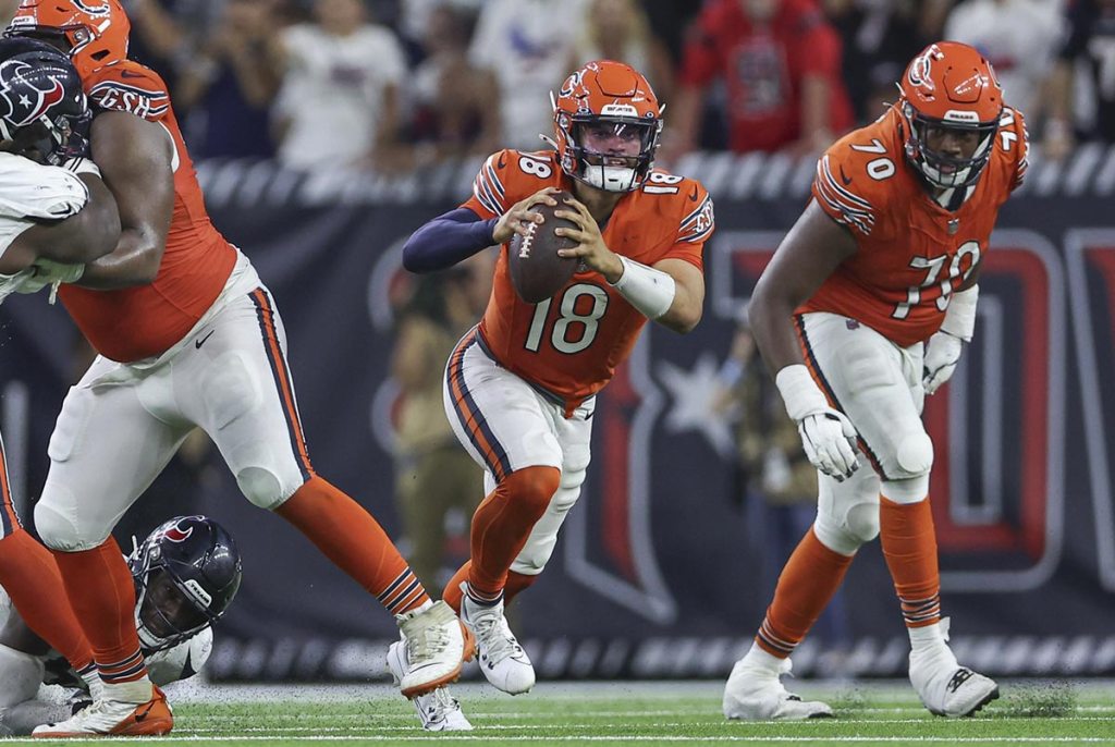 Chicago Bears quarterback Caleb Williams (18) in action during the game against the Houston Texans at NRG Stadium.